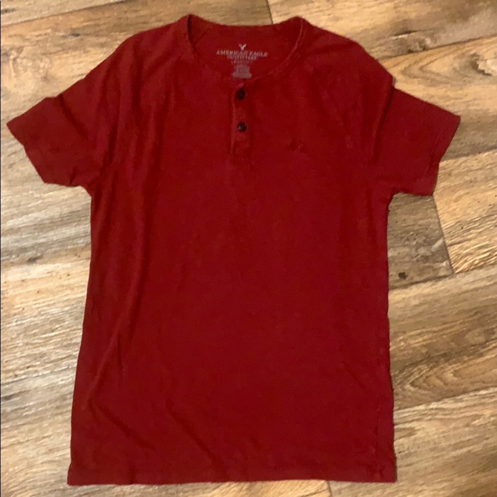 American Eagle button up tshirt XS maroon